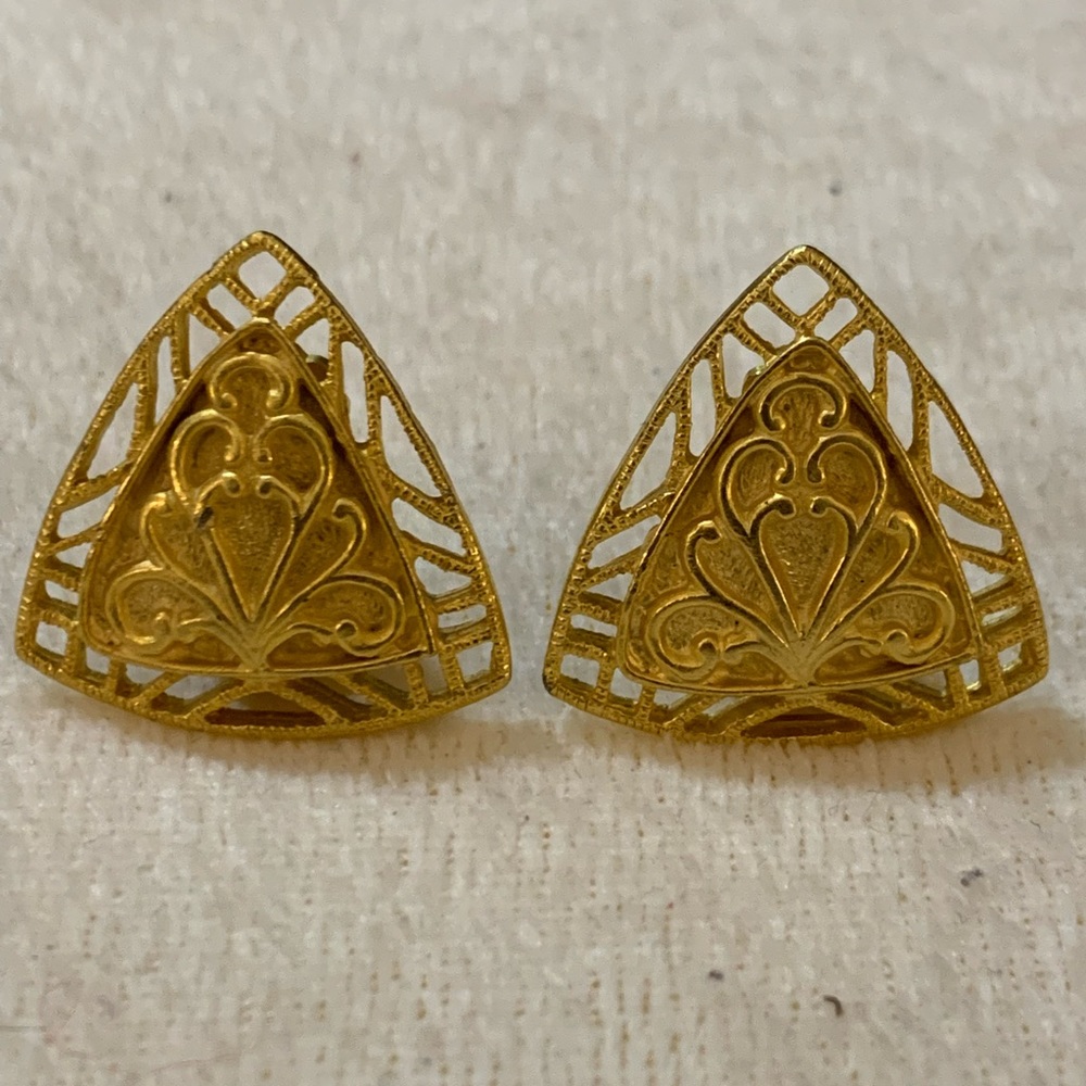 Rosecraft Triangle Swirl Clip on Goldtone Earrings